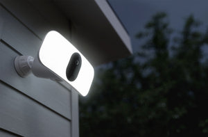 Arlo - Pro 3 Indoor/Outdoor Wire-Free 2K HDR Floodlight Camera